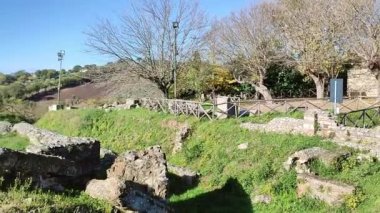 Mirabella Eclano, Campania, İtalya 23 Kasım 2022: MÖ 3. yüzyıla dayanan antik Roma şehri Aeclanum 'un kalıntılarına genel bakış.