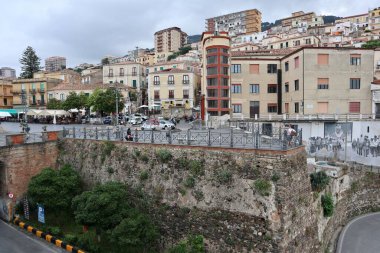 Pizzo Calabro, Calabria, İtalya 10 Haziran 2021: Murat Kalesi 'nden Piazza della