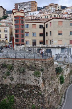 Pizzo Calabro, Calabria, İtalya 10 Haziran 2021: Murat Kalesi 'nden Piazza della