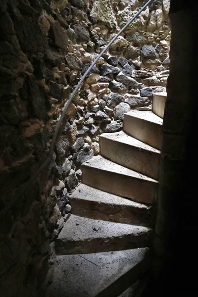 2021年6月10日 意大利卡拉布里亚Pizzo Calabro 15世纪卡斯特洛 穆拉特监狱的楼梯案 — 图库照片