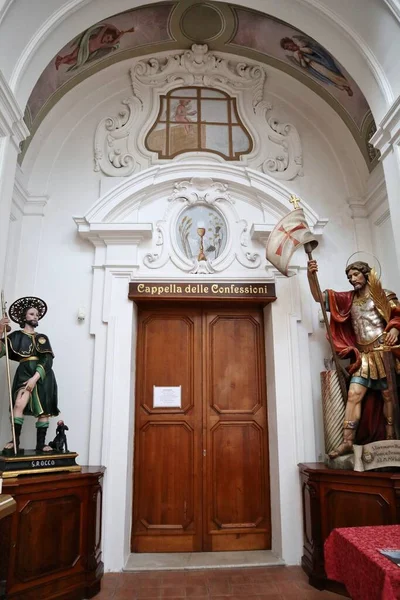 2021年6月22日 意大利坎帕尼亚的Mercato San Severino 位于Puglie街的16世纪圣安娜教堂的内部 — 图库照片