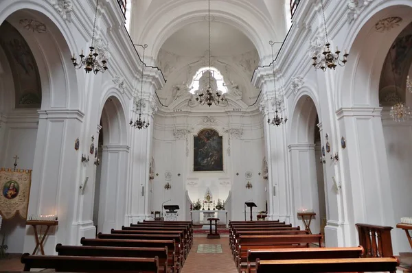2021年6月22日イタリア カンパニアのメルカト セヴェリーノ教会16世紀の内装 — ストック写真