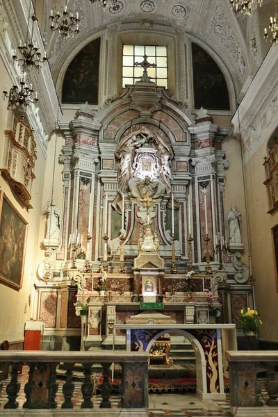 2022年2月25日 意大利坎帕尼亚那不勒斯 17世纪圣玛利亚教堂在马图奇街的内部 — 图库照片