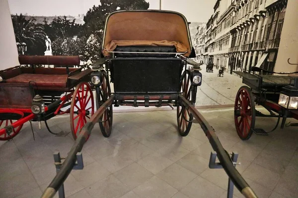 2022年2月28日 意大利坎帕尼亚那不勒斯 位于奇亚里维拉皮纳泰利别墅马厩的运输博物馆的内部 — 图库照片