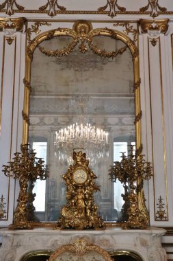 Napoli, Campania, İtalya 28 Şubat 2022: Riviera di Chiaia 'da 19. yüzyıl Villa Pignatelli' si