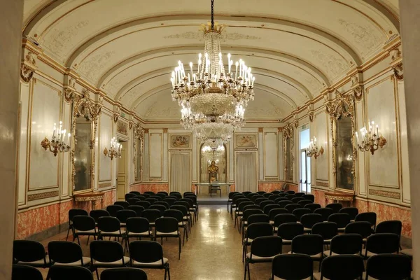 2022年2月28日 意大利坎帕尼亚那不勒斯 19世纪里维埃拉迪基亚皮格纳泰利别墅的内部建筑 — 图库照片