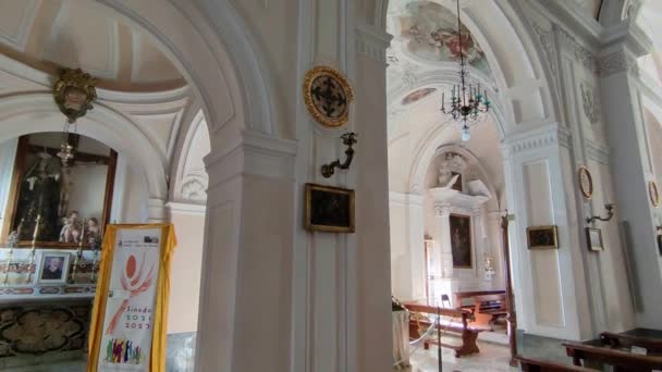 2023年1月2日イタリア カンパニア州ライト サンタ マリア デッレ グラツィエ教会16世紀の内部概要 — ストック動画