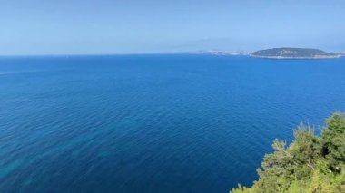 Ischia, Campania, İtalya 12 Mayıs 2022 Aragonese Kalesi 'nin Zeytin Ağaçları Terasından Genel Bakış