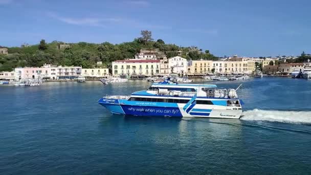 Ischia Campania Talya Mayıs 2022 Giden Feribottan Marina Portosalvo Limanına — Stok video