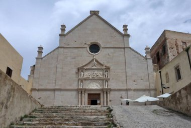 Tremiti Adaları, Puglia, İtalya 26 Temmuz 2021: Santa Maria Manastırı 'nın Rönesans cephesi 11. yüzyılda San Nicola Adası' nda yapıldı.