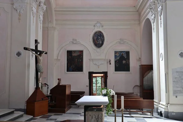 2021年9月22日 意大利拉维罗 坎帕尼亚 十三世纪建立的圣玛利亚大教堂的内部 — 图库照片