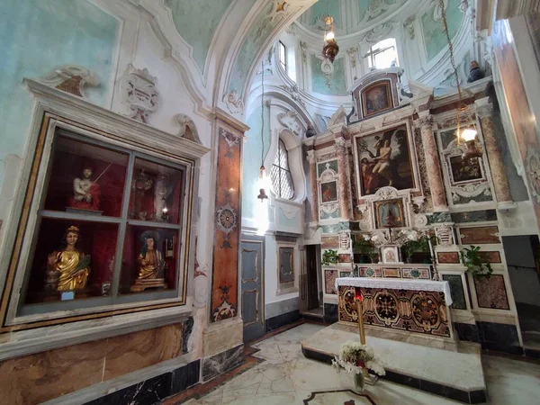 Ravello Campania, İtalya 22 Eylül 2021: Santa Maria Assunta Katedrali 'ndeki San Pantaleone Şapelinin İçi