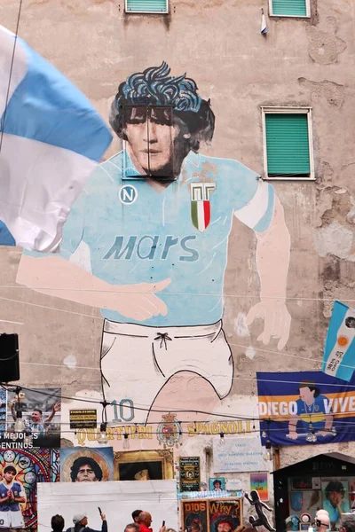 Napoli, Campania, İtalya 24 Nisan 2023: 3. Scudetto 'yu bekleyen Largo Maradona Glimpse