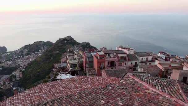 カステルモーラ シチリア島 イタリア2020年8月29日 夜明けの村からの概要 — ストック動画