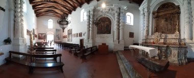 Taormina, Sicilya, İtalya - 28 Ağustos 2020: Santa Caterina d 'Alessandria Kilisesi' nin iç mekanının panoramik fotoğrafı