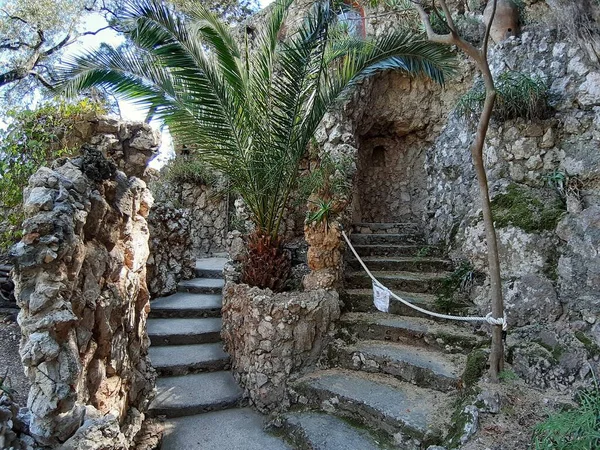 意大利西西里陶尔敏娜 2020年8月29日 意大利伊索拉贝拉博物馆的植物园楼梯 — 图库照片