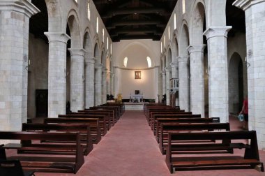 Tropea, Calabria, İtalya 12 Haziran 2021: Largo Duomo 'daki 12. yüzyıl Maria Santissima di Romanya Katedrali