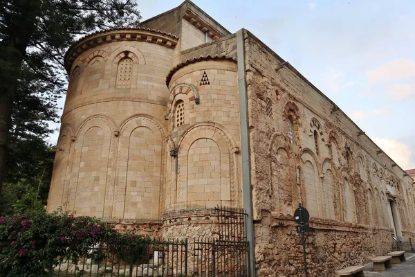 2021年6月12日 意大利卡拉布里亚特罗佩亚 位于拉戈多莫市的12世纪罗马尼亚玛利亚大教堂 — 图库照片