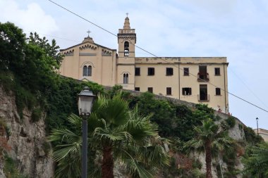 Tropea, Calabria, İtalya 12 Haziran 2021: 16. yüzyıl Capuchins dini kompleksi veya Via Discesa Ospedale 'deki La Sanit dei Frati Minori Manastırı