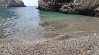 Sahip Lubrense, Campania, İtalya - 5 Eylül 2023: Sahilden Crapolla Fjord 'a bakış