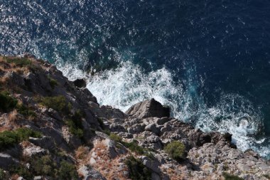 Maratea, Basilicata, İtalya - 23 Eylül 2023: Policastro Körfezi 'nde gökyüzü yürüyüşü, Cersuta bölgesindeki Strada Statali 18' in panoramik terası 14 Eylül 2023 'de açıldı.