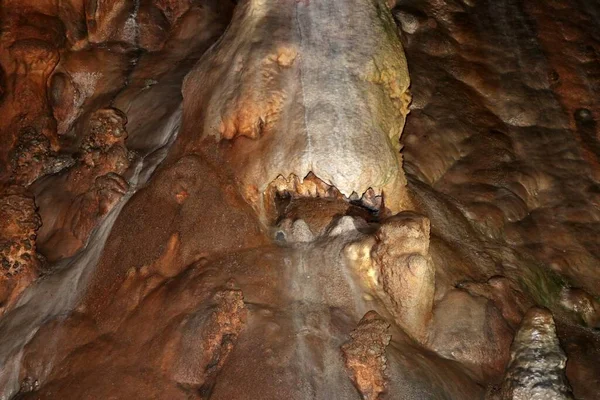 イタリアのマラテ バジリカタ 2023年9月22日 ストラダ スタレールの下の小さな洞窟 ストラダ スタレール スタジアム 出生シーンのように見える石灰岩の形状 ロイヤリティフリーのストック画像