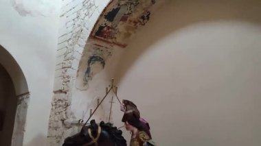 Campobasso, Molise, İtalya 9 Kasım 2023: San Giorgio Kilisesi 'nin iç kesimi şehrin koruyucu azizine adanmıştır ve 12. yüzyıla dayanmaktadır.