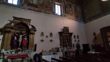 Campobasso, Molise, İtalya 9 Kasım 2023: 16. yüzyıl Sant 'Antonio Abate kilisesinin iç mimarı