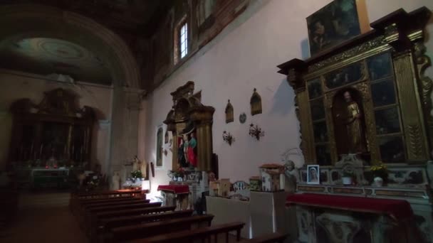 カンポバッソ モリゼ イタリア 2023年11月9日 ポルタサンタアントニオ郊外のサンタアントニオ教会のインテリア — ストック動画