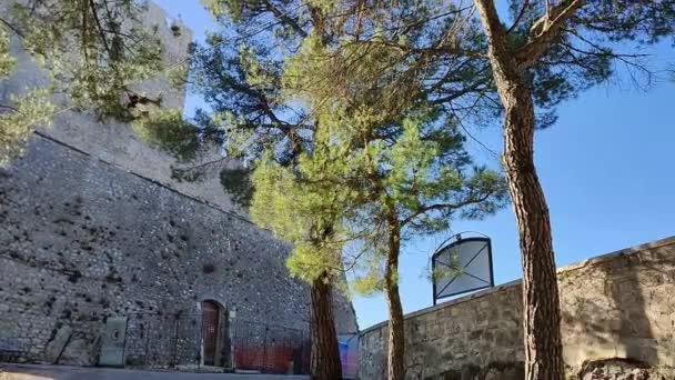 カンポバッソ モリゼ イタリア 2023年11月9日 モンフォルテ城 歴史的な中心部を見下ろす山に修復 — ストック動画