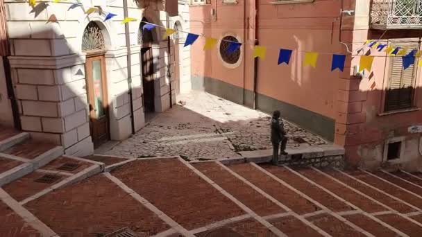 캄포바소 몰리스 이탈리아 2023년 11월 골목에서 역사적인 중심의 Glimpse — 비디오