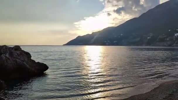ベトリ マーレ カンパニア イタリア 2023年12月20日 ビーチからの海岸の冬の概要 — ストック動画