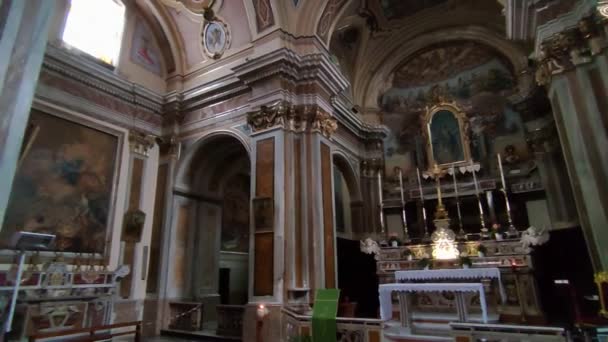 2022年7月13日 意大利莫利斯 弗罗索隆 圣玛丽亚阿斯松塔教堂的内部回溯至16世纪 — 图库视频影像