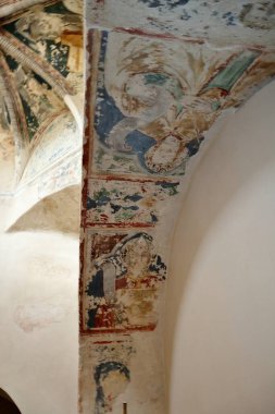 Campobasso, Molise, İtalya 9 Kasım 2023: San Giorgio Kilisesi 'nin iç kesimi şehrin koruyucu azizine adanmıştır ve 12. yüzyıla dayanmaktadır.