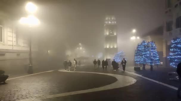 ベネヴェン カンパニア イタリア 2023年12月31日 2023の最後の朝の午前3時頃にコルソガリバルディに沿った歴史的中心地の限界 — ストック動画