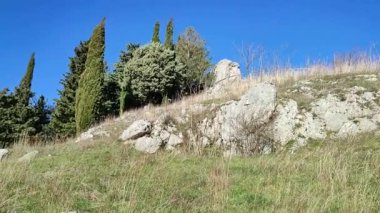 Boiano, Molise, İtalya 9 Kasım 2023: 11. yüzyılda inşa edilen ve Sivita Superiore köyüne hakim olan Norman Pandone Kalesi 'nin kalıntılarının genel görünümü