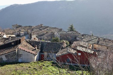 Boiano, Molise, İtalya 16 Ocak 2024: Pandone Kalesi 'nin kalıntılarından köy manzarası