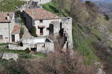 Bojano, Molise, İtalya 16 Ocak 2024: Civita Superiore köyü, ya da Civita di Boiano, Giudecca 'nın Yahudi mahallesinden.