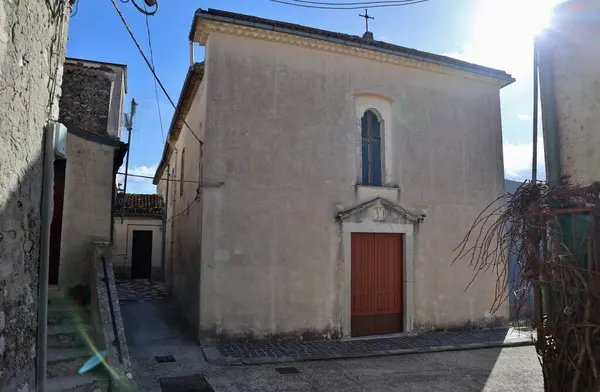 stock image Bojano, Molise, Italy  16 January 2024: Glimpse of the fifteenth-century Church of San Giovanni Battista from the alleys of the village