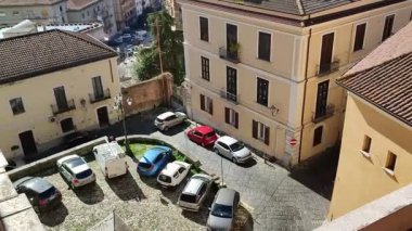 Benevento, Campania, İtalya 15 Şubat 2024: Hortus Conclusus 'un terasından panoramik manzara, sanatçı Mimmo Paladino' nun çalışmalarının yer aldığı yeni genişletilmiş ve yenilenmiş.