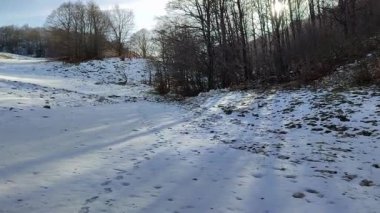 Campitello Matese, Molise, İtalya - 8 Mart 2024: Monte Miletto 'daki kayak merkezi kar eksikliği nedeniyle neredeyse terk edildi