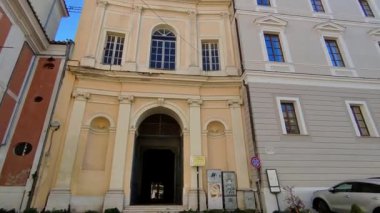 Benevento, Campania, İtalya 15 Şubat 2024: San Domenico Kilisesi, 13. yüzyılda kuruldu ve 17. yüzyılın sonunda Piazza Guerrazzi 'de yeniden inşa edildi.