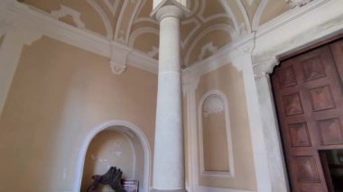 Benevento, Campania, İtalya 15 Şubat 2024: San Domenico Kilisesi 13. yüzyılda kuruldu ve 17. yüzyılın sonunda yeniden inşa edildi.