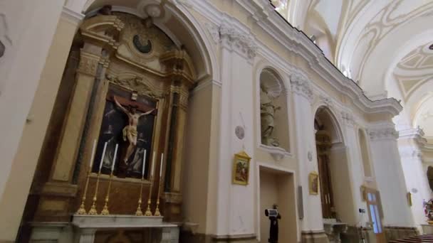 2024年2月15日 イタリアのベネヴェント カンパニア 13世紀に設立され 17世紀末に再建されたサン ドメニコ教会の内装 — ストック動画