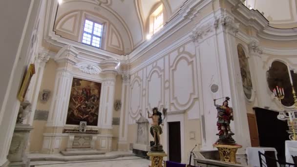 2024年2月15日 イタリアのベネヴェント カンパニア 13世紀に設立され 17世紀末に再建されたサン ドメニコ教会の内装 — ストック動画