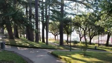 Benevento, Campania, İtalya - 15 Şubat 2024: Viale degli Atlantici boyunca Villa Comunale 1880 yılında botanik bahçesi olarak inşa edildi