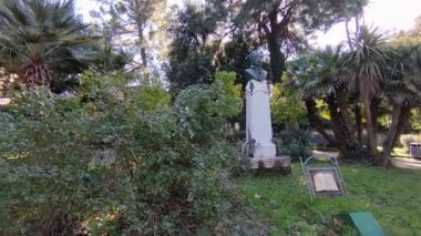 Benevento, Campania, İtalya - 15 Şubat 2024: Viale degli Atlantici boyunca Villa Comunale 1880 yılında botanik bahçesi olarak inşa edildi