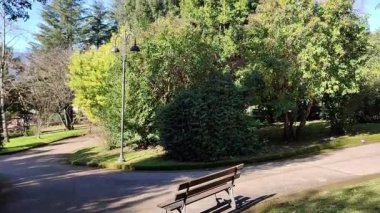 Benevento, Campania, İtalya - 15 Şubat 2024: Viale degli Atlantici boyunca Villa Comunale 1880 yılında botanik bahçesi olarak inşa edildi