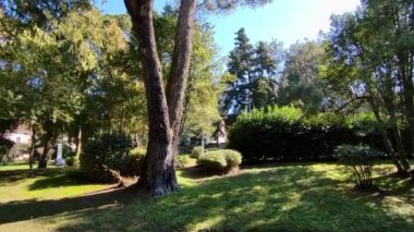 Benevento, Campania, İtalya - 15 Şubat 2024: Viale degli Atlantici boyunca Villa Comunale 1880 yılında botanik bahçesi olarak inşa edildi