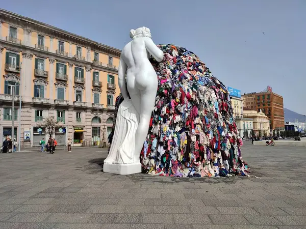 Napoli Campania Italia Maaliskuuta 2024 Michelangelo Pistoletton Uusi Venus Joka tekijänoikeusvapaita kuvapankkikuvia